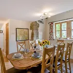 4 Bed In Malham Oc-c32684 * Airton