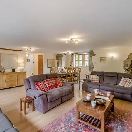 4 Bed In Malham Oc-c32684 * Airton