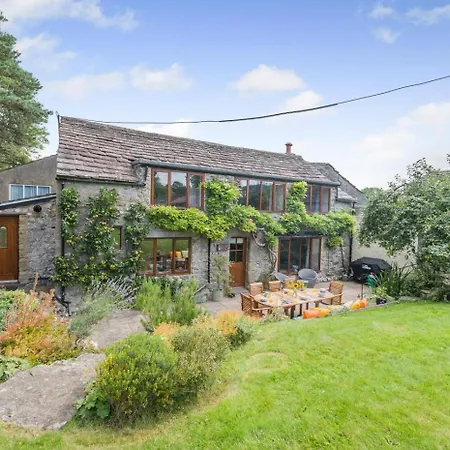 4 Bed In Malham Oc-c32684 * Airton